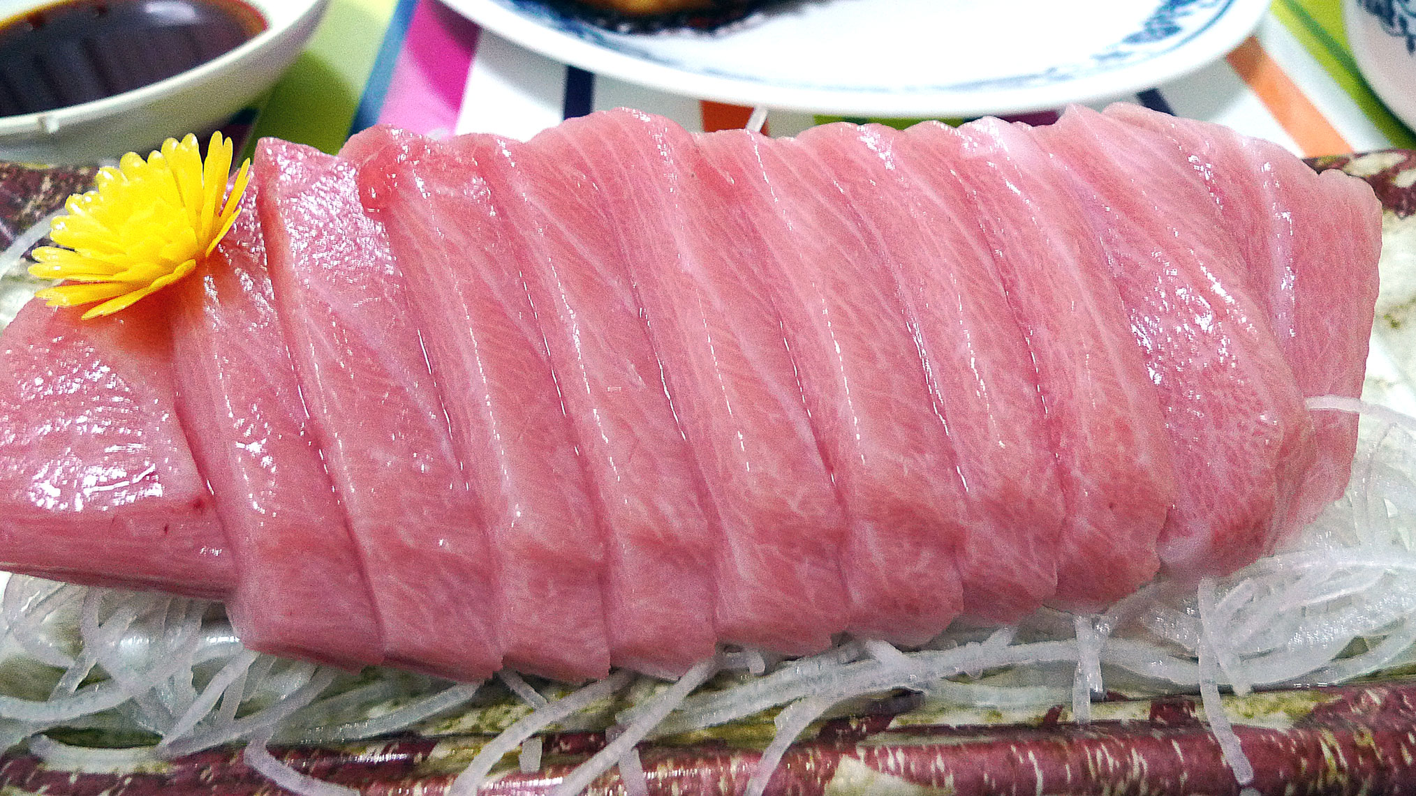 otoro-sashimi-mon-sashimi-bung-ca-ngu-thuong-pham-dai-khach